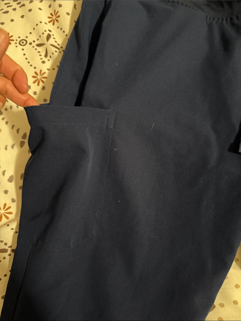 Navy Medical Scrub Set - V-Neck Top & Drawstring Pants
Wide leg pants - Picture 6 of 8
